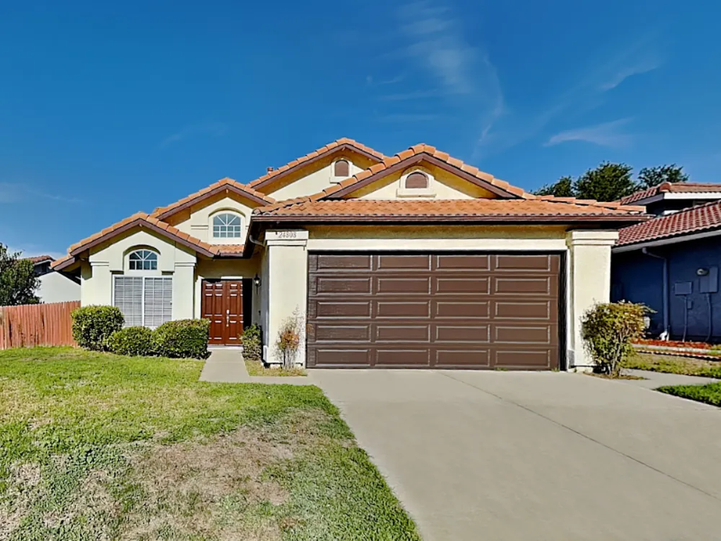 Murrieta House: 24805 Half Dome Ct