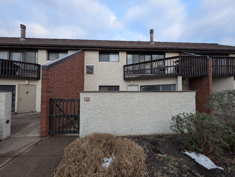 Mechanicsburg Condo: 1071 lancaster blvd