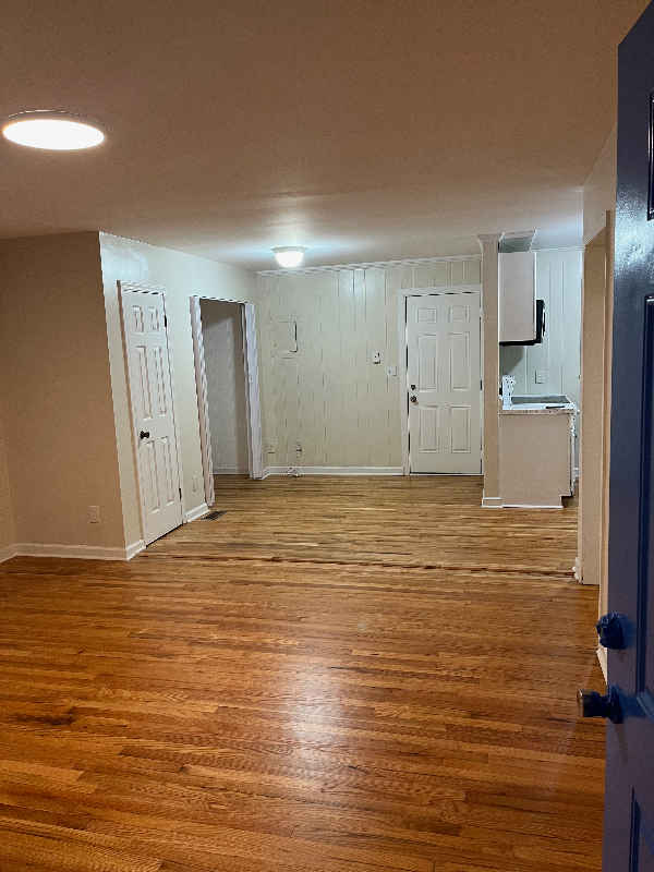 Charlotte House: 4217 Colebrook Dr