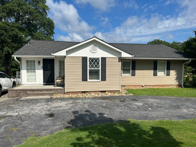 Greenville House: 228 Brookdale Ave