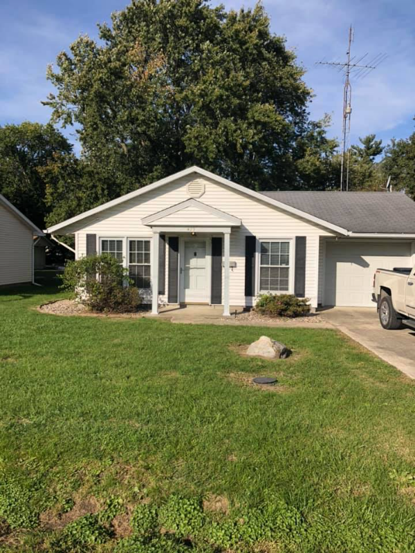 Virden House: 423 N Emmett