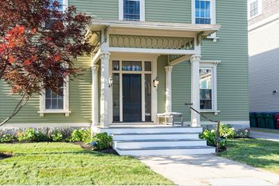 Lowell Apartment: 408 E. Merrimack Street