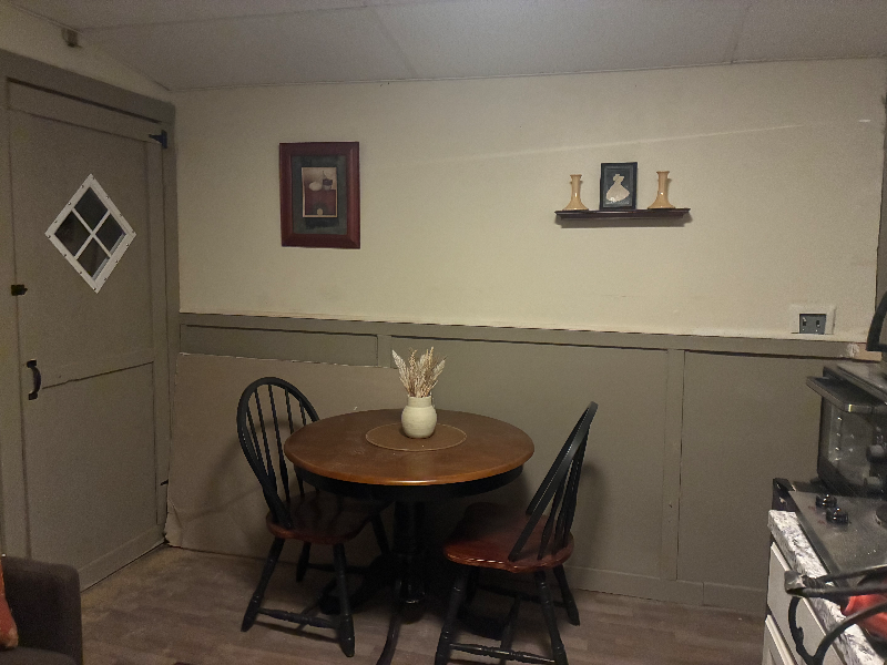 Woodsville Apartment: 9 Hampshire Ln