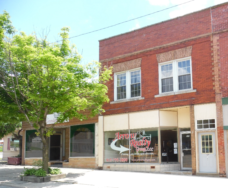 Marseilles Multiplex: 529 Main St