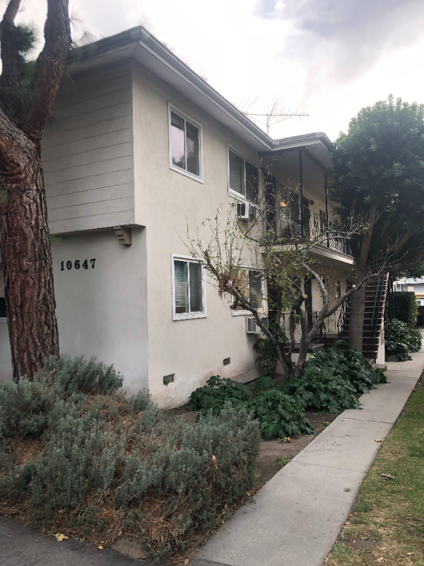 Sunland Apartment: 10647 Sherman Grove Ave