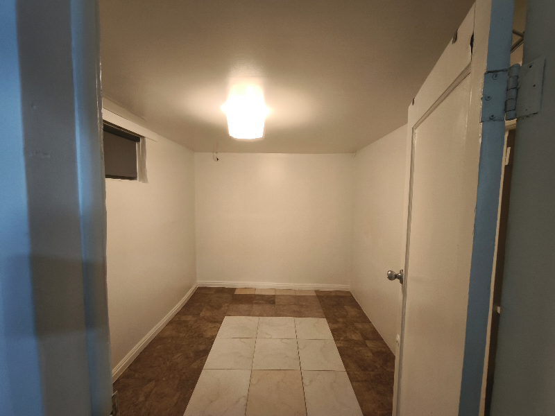 SLC House: 1062 W 300 N