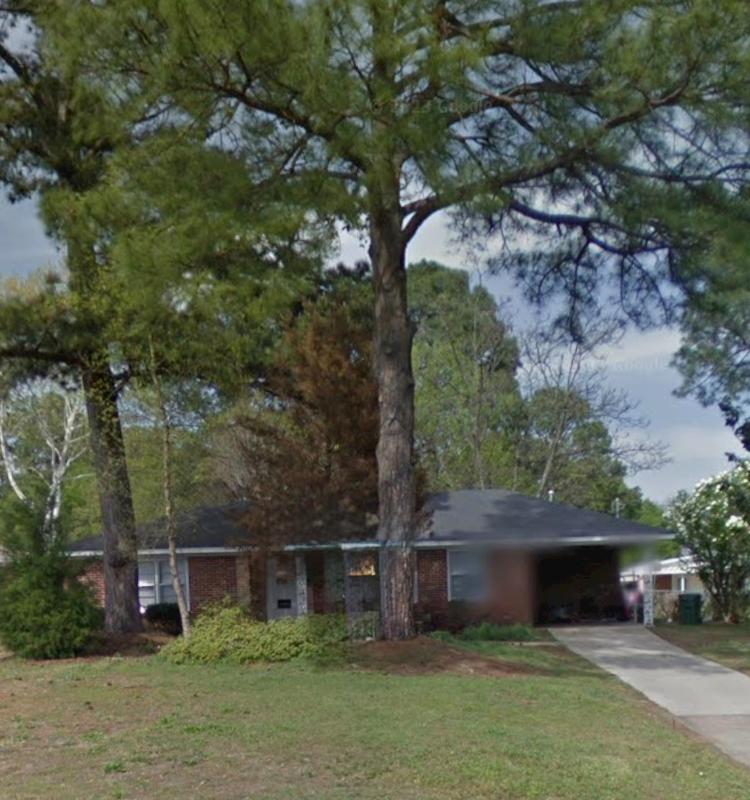 Montgomery House: 525 Karen Road