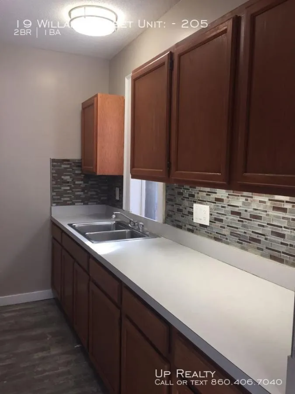 hartford Apartment: 17-21 Willard street