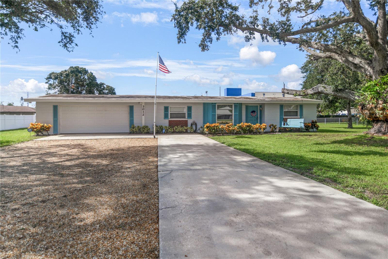 Bradenton House: 3012 52ND AVENUE DR W