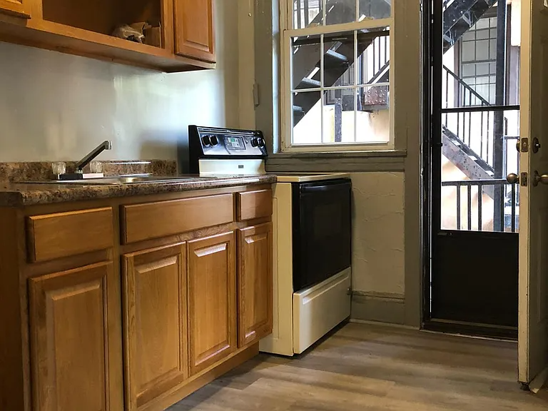 hartford Apartment: 367-379 farmington ave