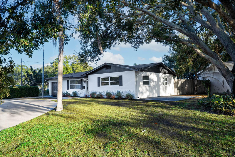 Saint Petersburg House: 2050 67TH AVE N