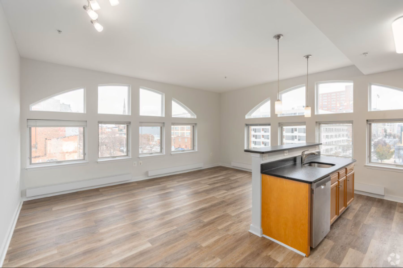 Baltimore Apartment: 301 West Franklin Street