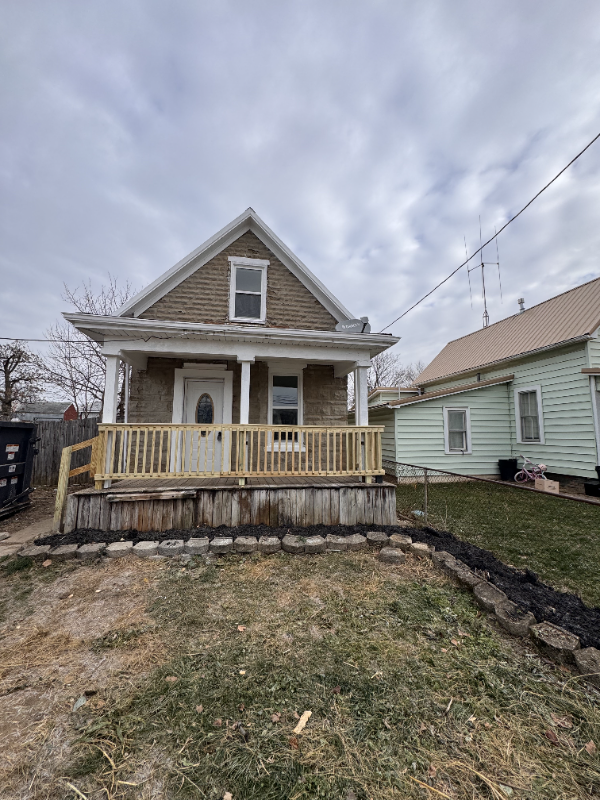 Circleville House: 348 Logan St