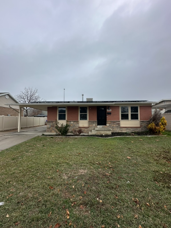 Midvale House: 8169 S Ivy Drive