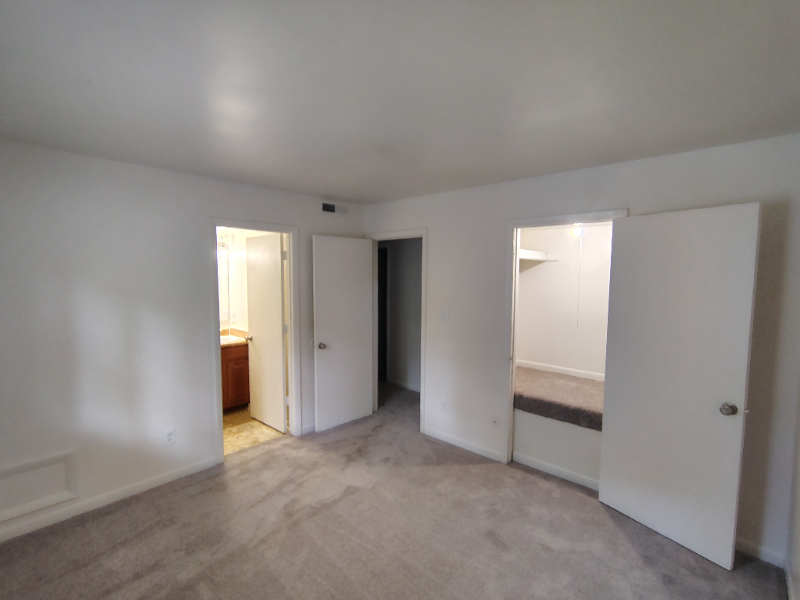 Lynchburg Apartment: 600 Reusens Road