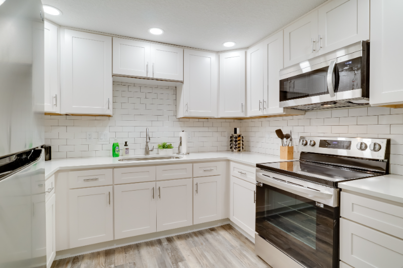 salem House: 2526 Wintergreen Ave NW