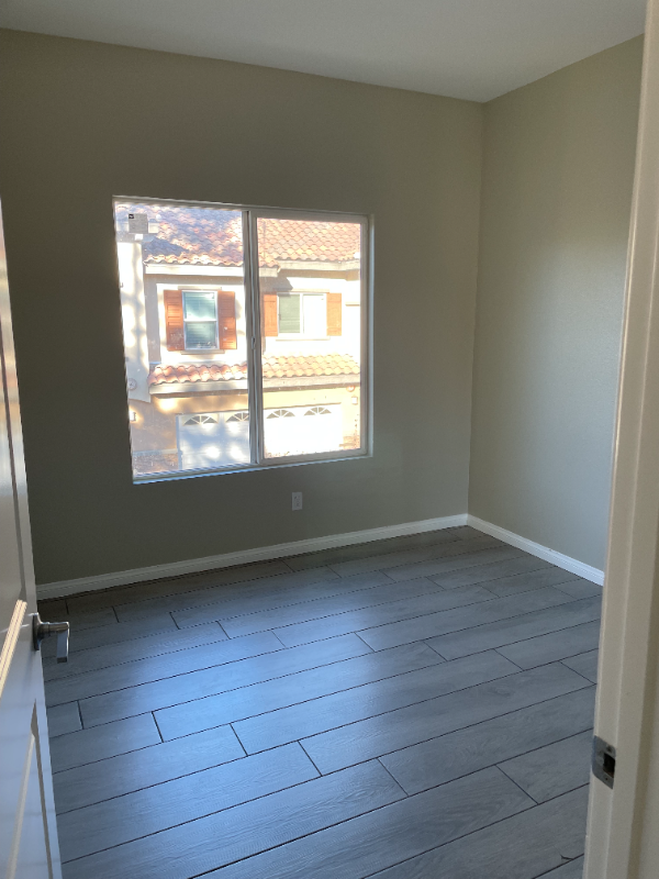 Fontana Townhome: 7986 Mango Ave