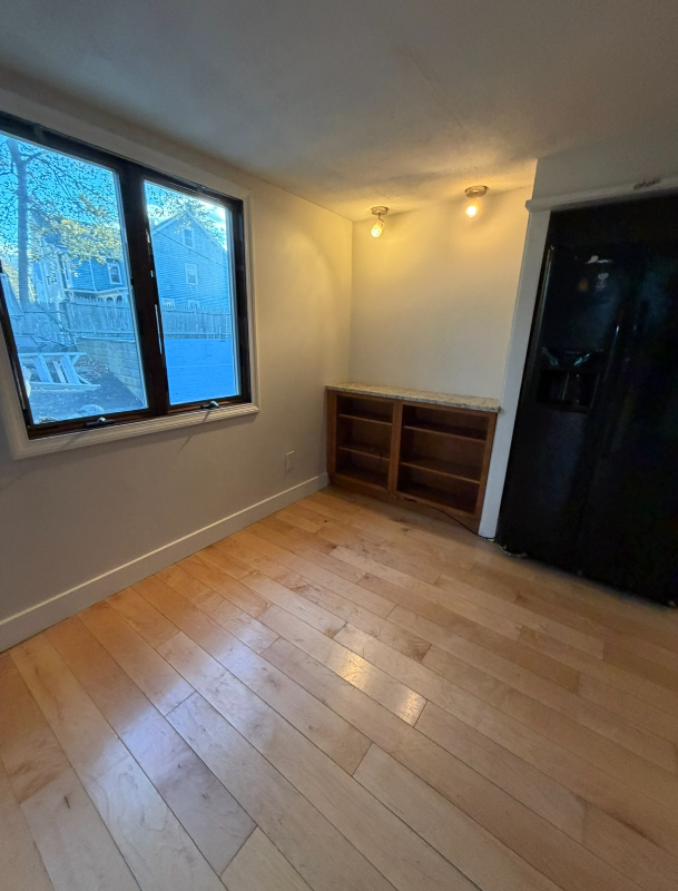 Beverly Townhome: 36 Broadway Beverly