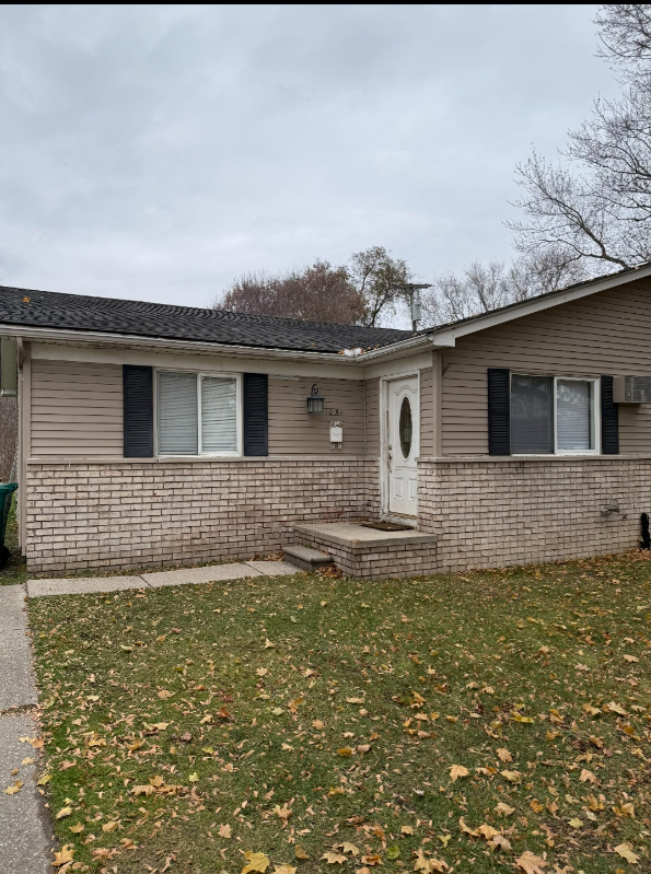 St. Clair Multiplex: 1054 Fred W. Moore Highway