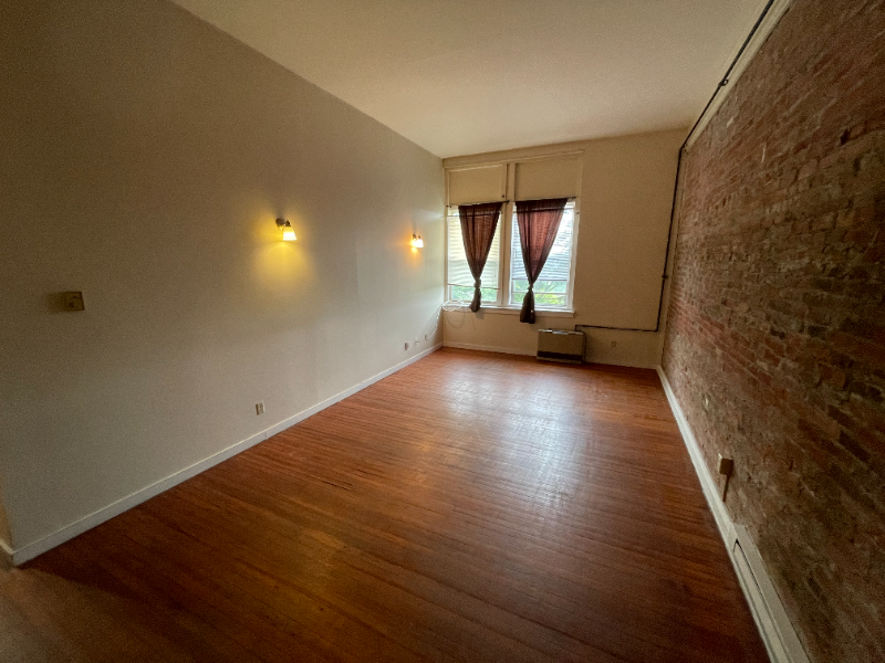 Amsterdam Apartment: 41 Academy St