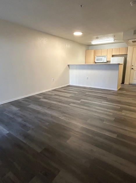 Surprise Apartment: 12350 w Bola