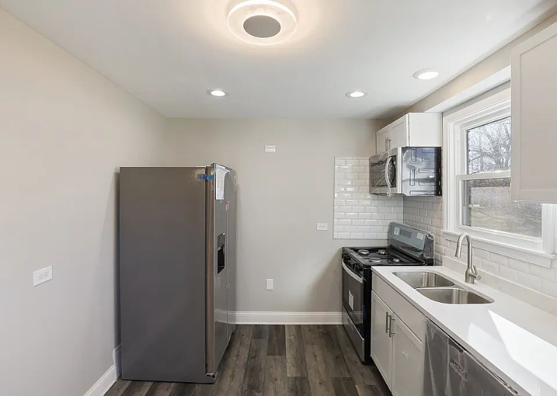 oak park House: 7 Division St APT 2B, Oak Park, IL 60302