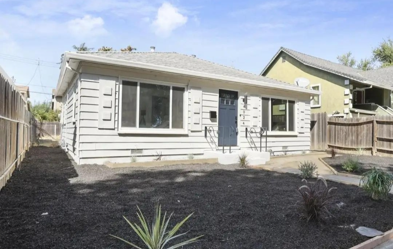 Sacramento House: 4024 39th St