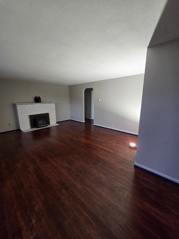 University Place House: 2739 Locust Ave W