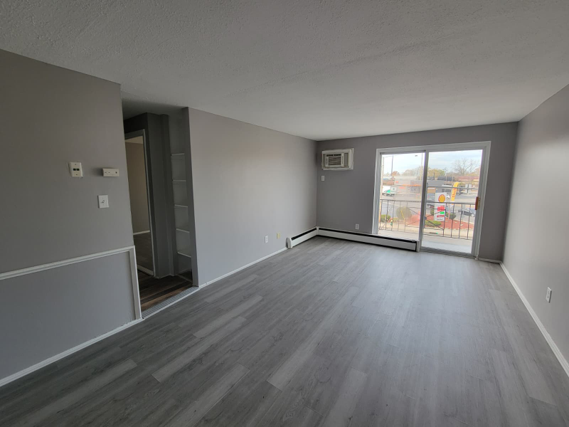 East Cleveland Apartment: 13420 Euclid Ave