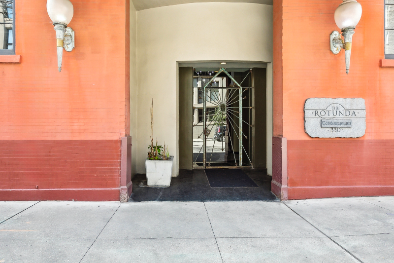 New Orleans Condo: 330 Julia Street