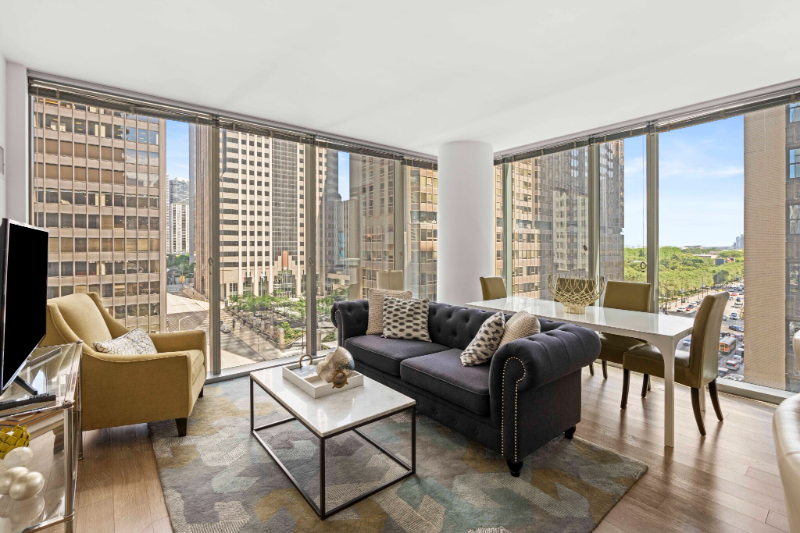 Chicago Condo: 251 N Garland Ct