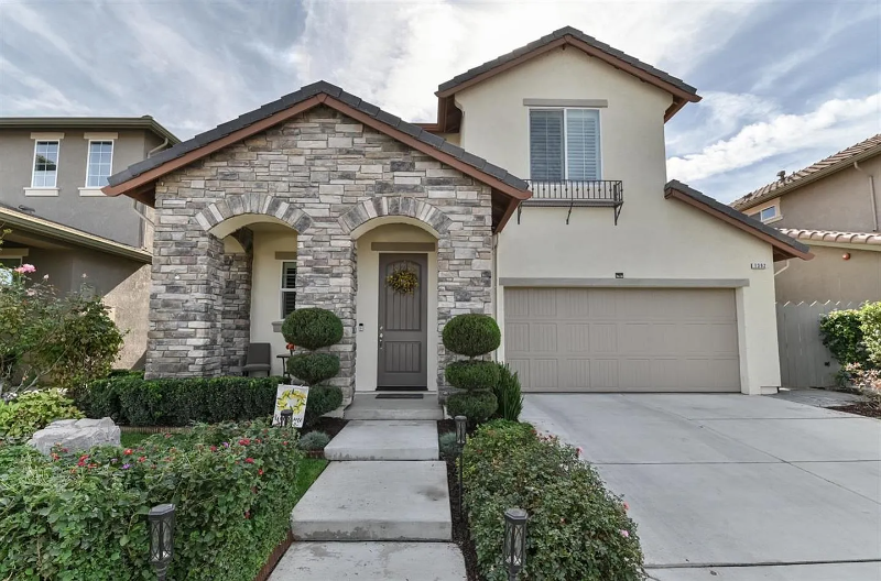Turlock House: 1392 Violet Way