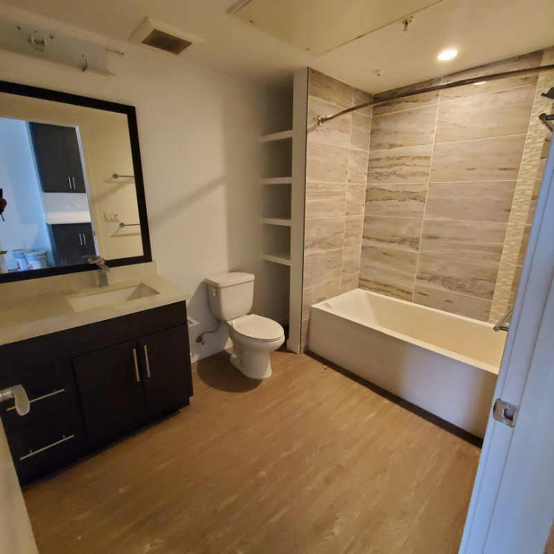 North Hollywood Apartment: 11405 Chandler Blvd