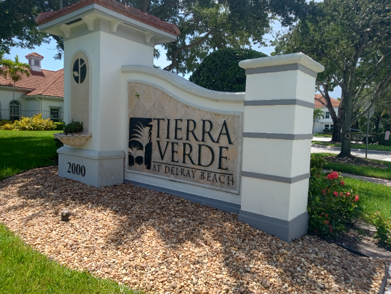 Delray Beach Townhome: 1 Alta Meadows Ln