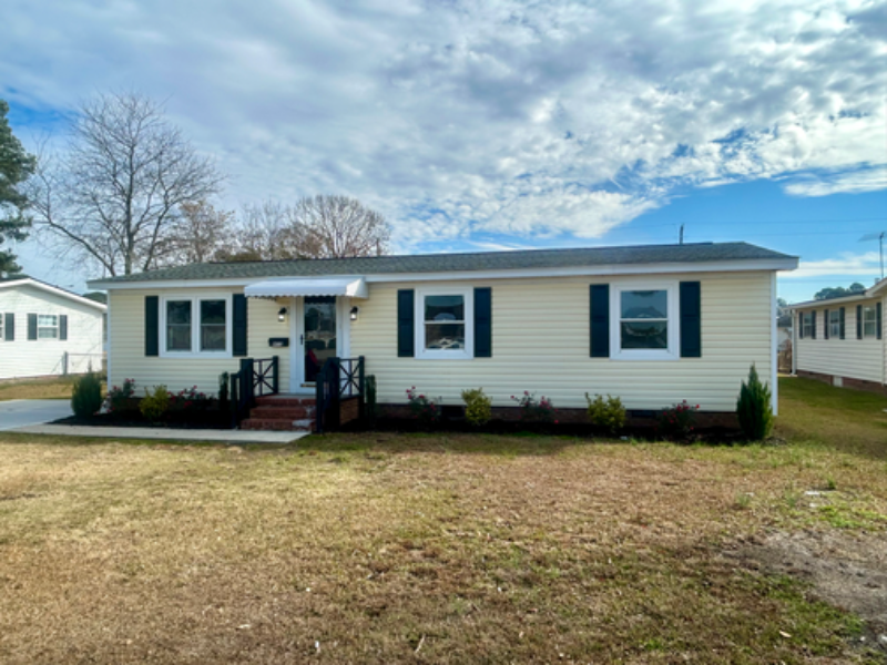 Benson House: 403 S Market St