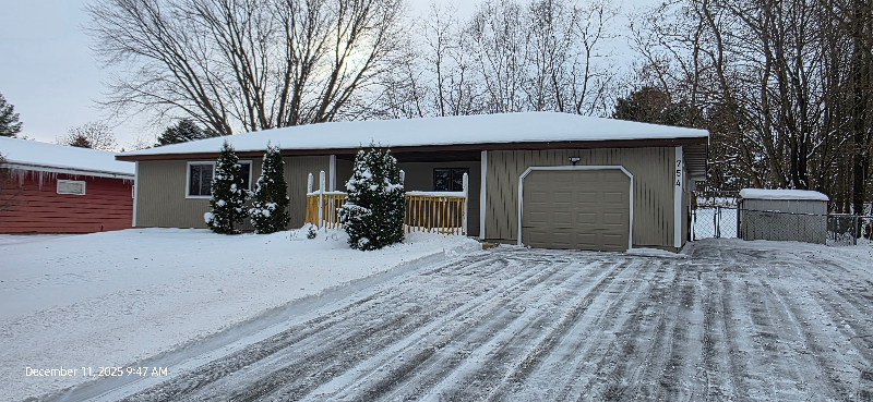 New Richmond House: 754 Paperjack Drive