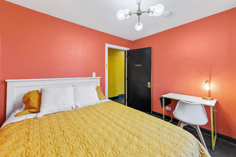 Fox Lake Condo: 115 Nippersink Blvd