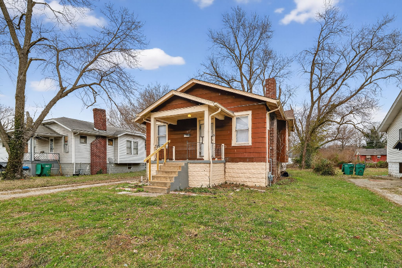 East St Louis House: 830 N 83rd St, East St Louis, IL 62203