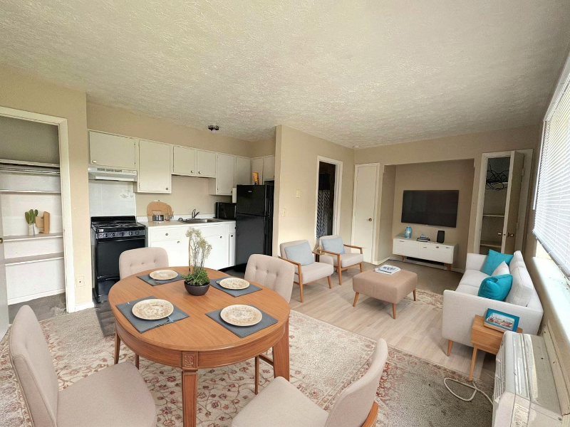 Franklin Apartment: 601 Moses Dr