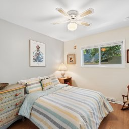 New Buffalo House: 17 Mohawk Trail