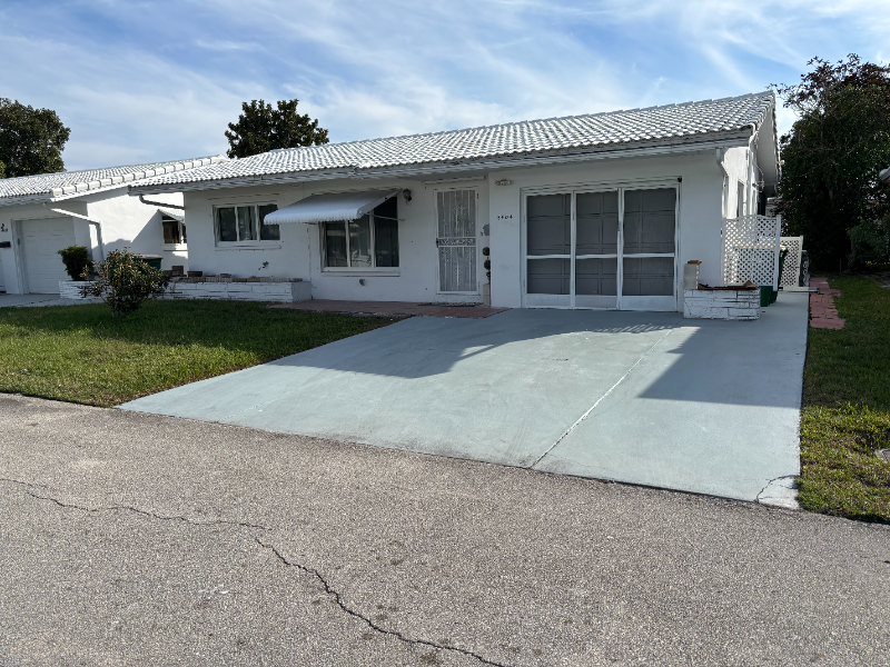 Tamarac House: 8404 NW 59 Court