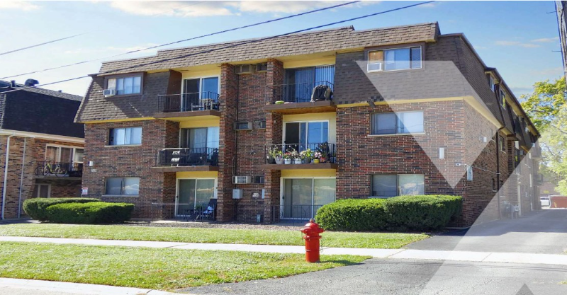 Chicago Ridge Apartment: 9826 Sayre Ave