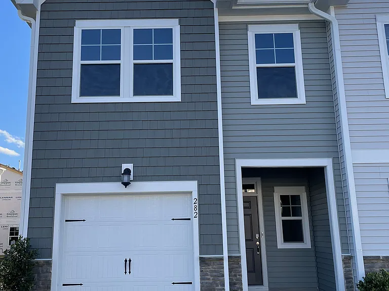 Smithfield Townhome: 282 Peebles DR