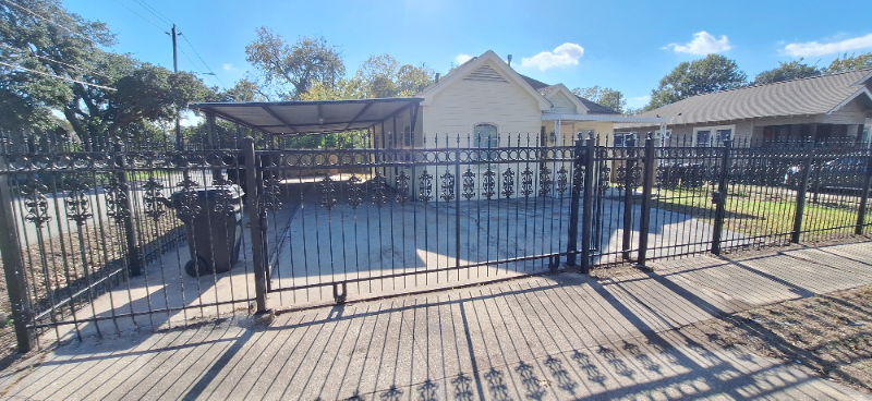 Houston House: 7832 Elvera St