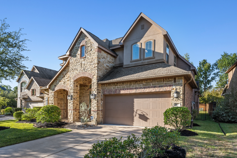 Spring House: 27 Fury Ranch Pl