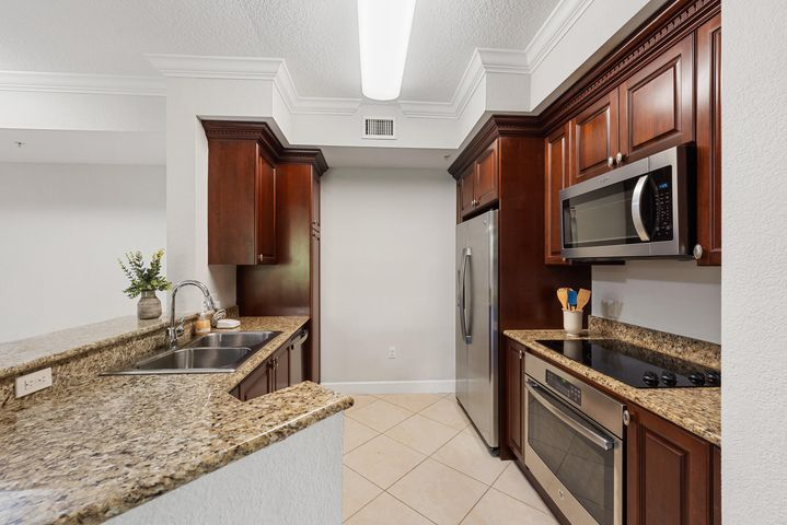 Boynton Beach Condo: 1690 Renaissance Commons Boulevard 1312