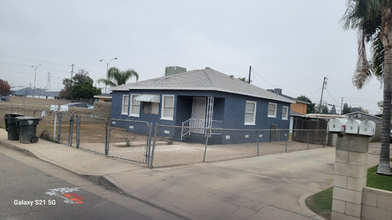 Bakersfield House: 503 33rd St
