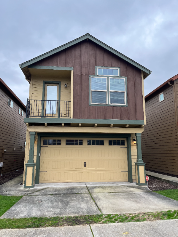 Vancouver House: 7417 NW 1st Place