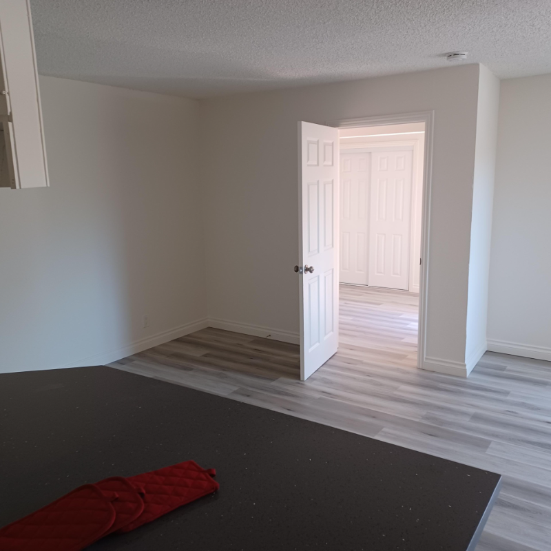 Huntington Beach Apartment: 4901 Heil Ave