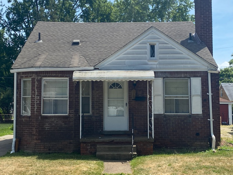 Redford House: 19444 Lennane
